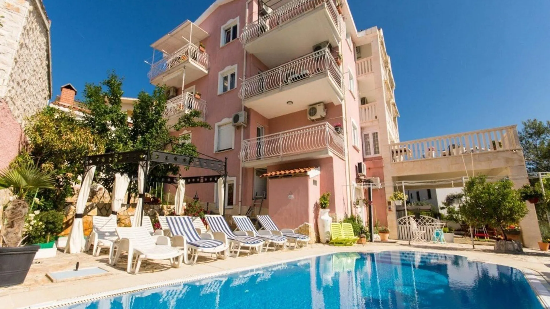 Villa Stil - Two Bedroom Apartment With Terrace And Sea View Premium Trogir Croatia
