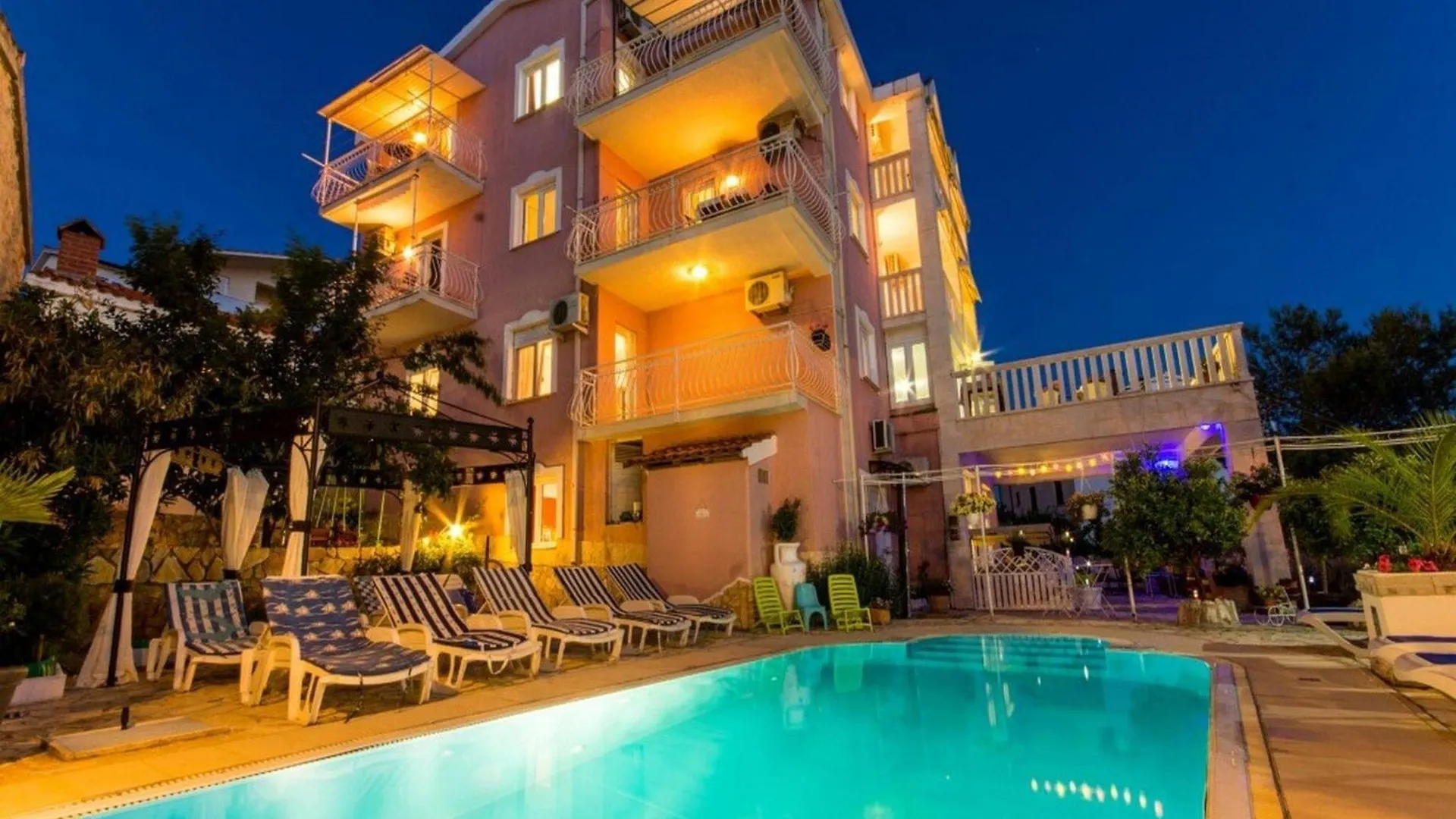 Villa Stil - Two Bedroom Apartment With Terrace And Sea View Premium Trogir