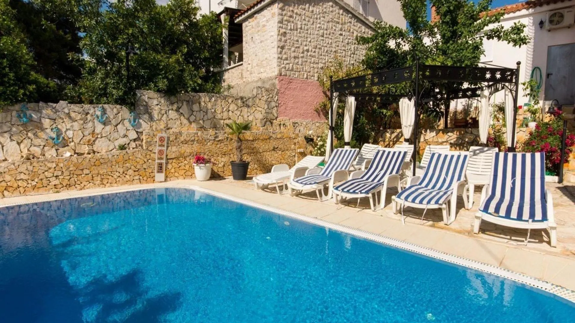 Villa Stil - Two Bedroom Apartment With Terrace And Sea View Premium Trogir