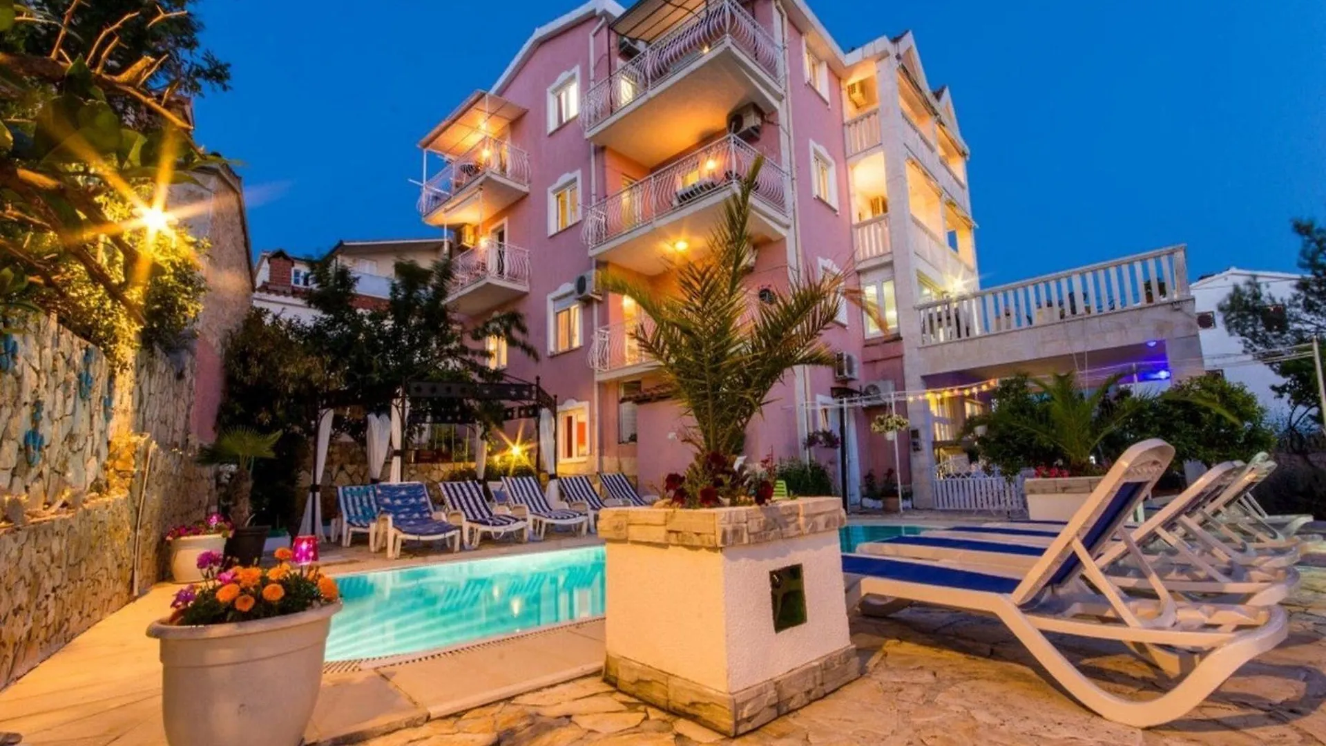 Villa Stil - Two Bedroom Apartment With Terrace And Sea View Premium Trogir Croatia