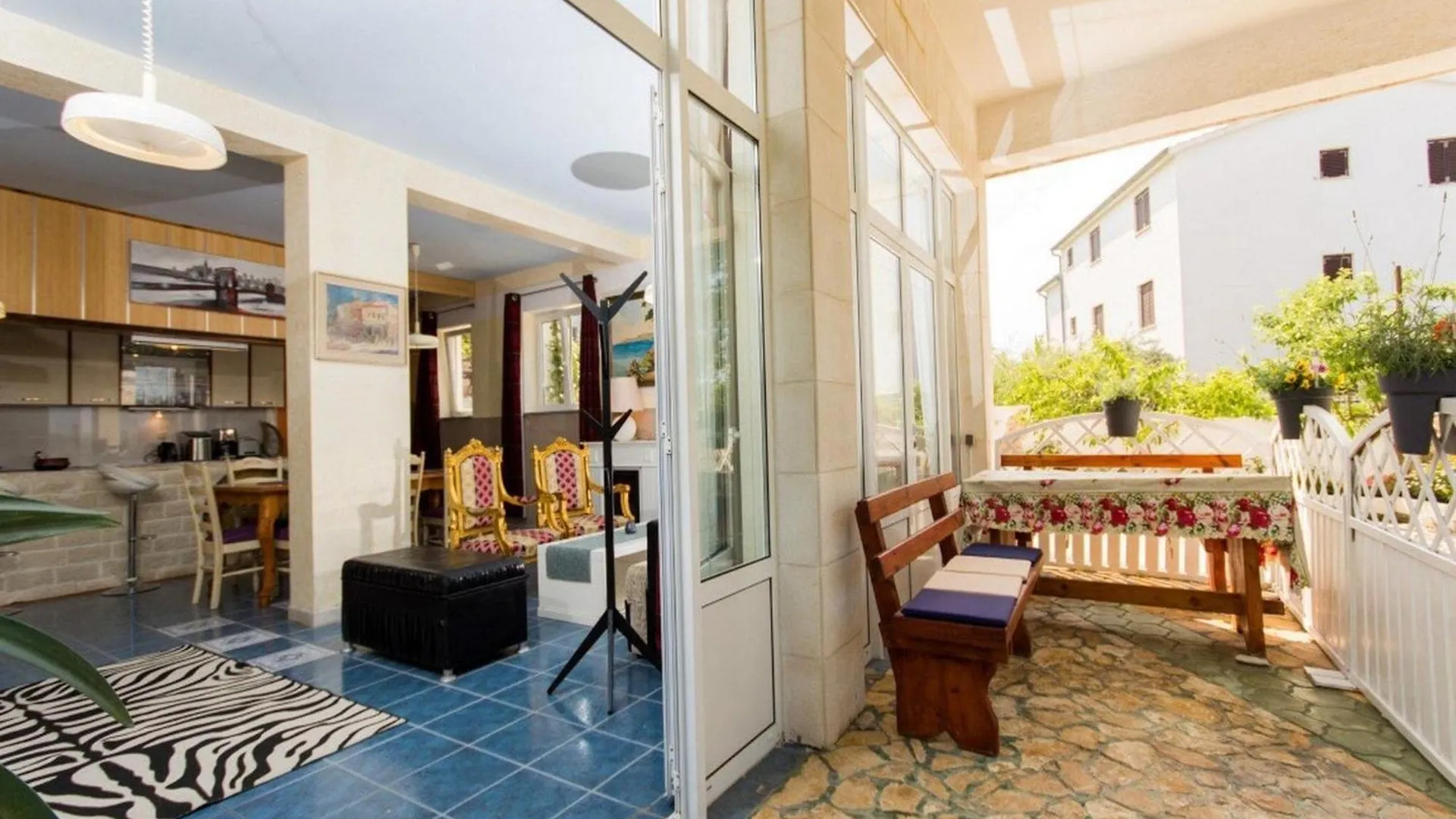 Villa Stil - Two Bedroom Apartment With Terrace And Sea View Premium Trogir