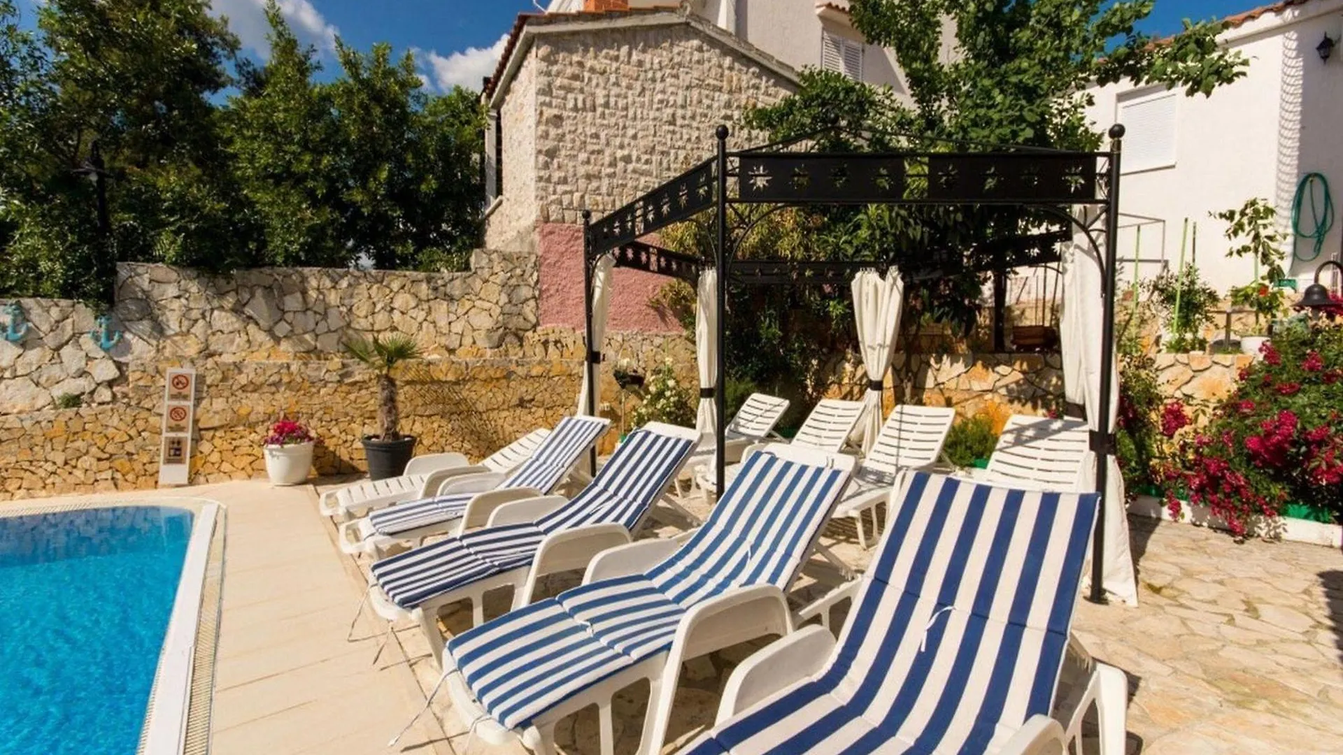 Villa Stil - Two Bedroom Apartment With Terrace And Sea View Premium Trogir