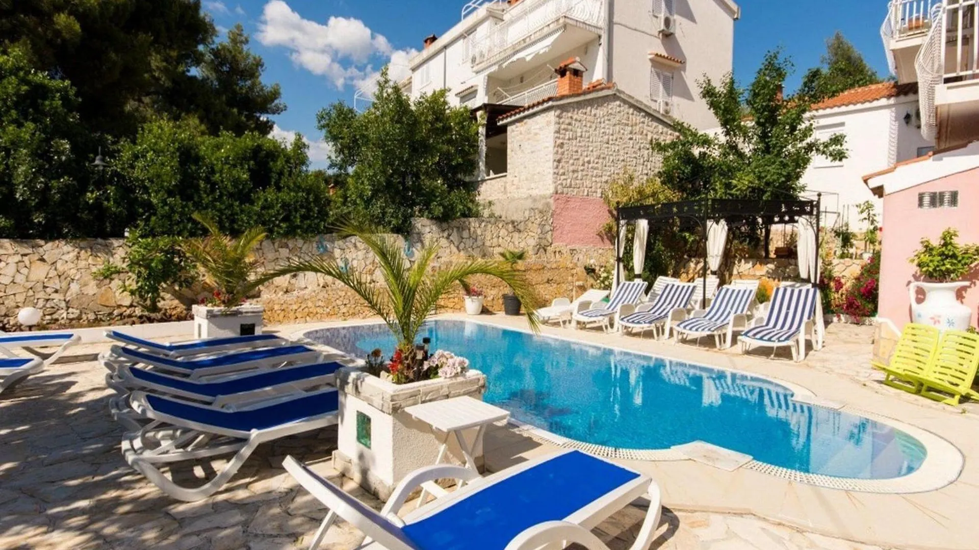 Villa Stil - Two Bedroom Apartment With Terrace And Sea View Premium Trogir