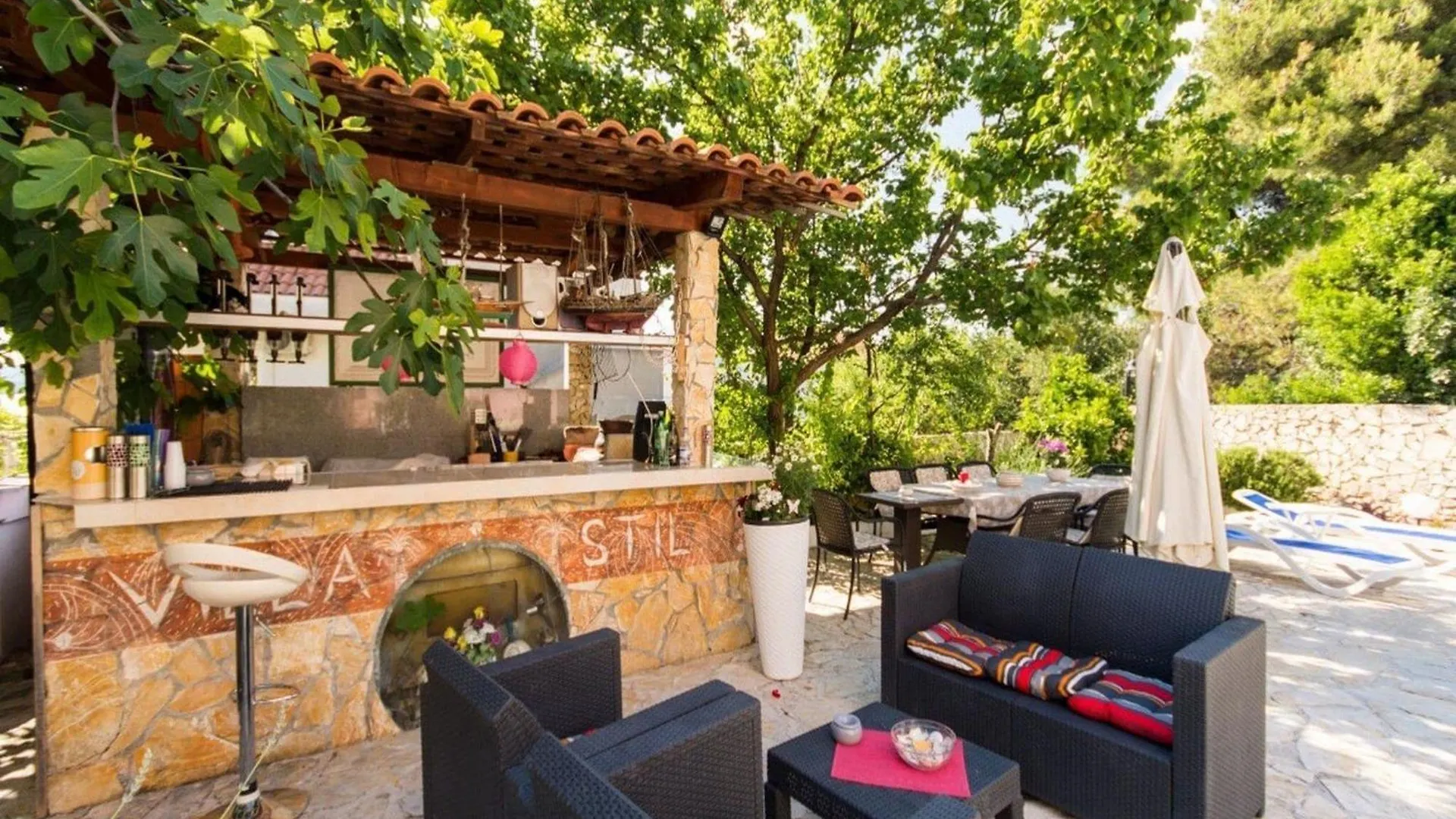 Villa Stil - Two Bedroom Apartment With Terrace And Sea View Premium Trogir Croatia