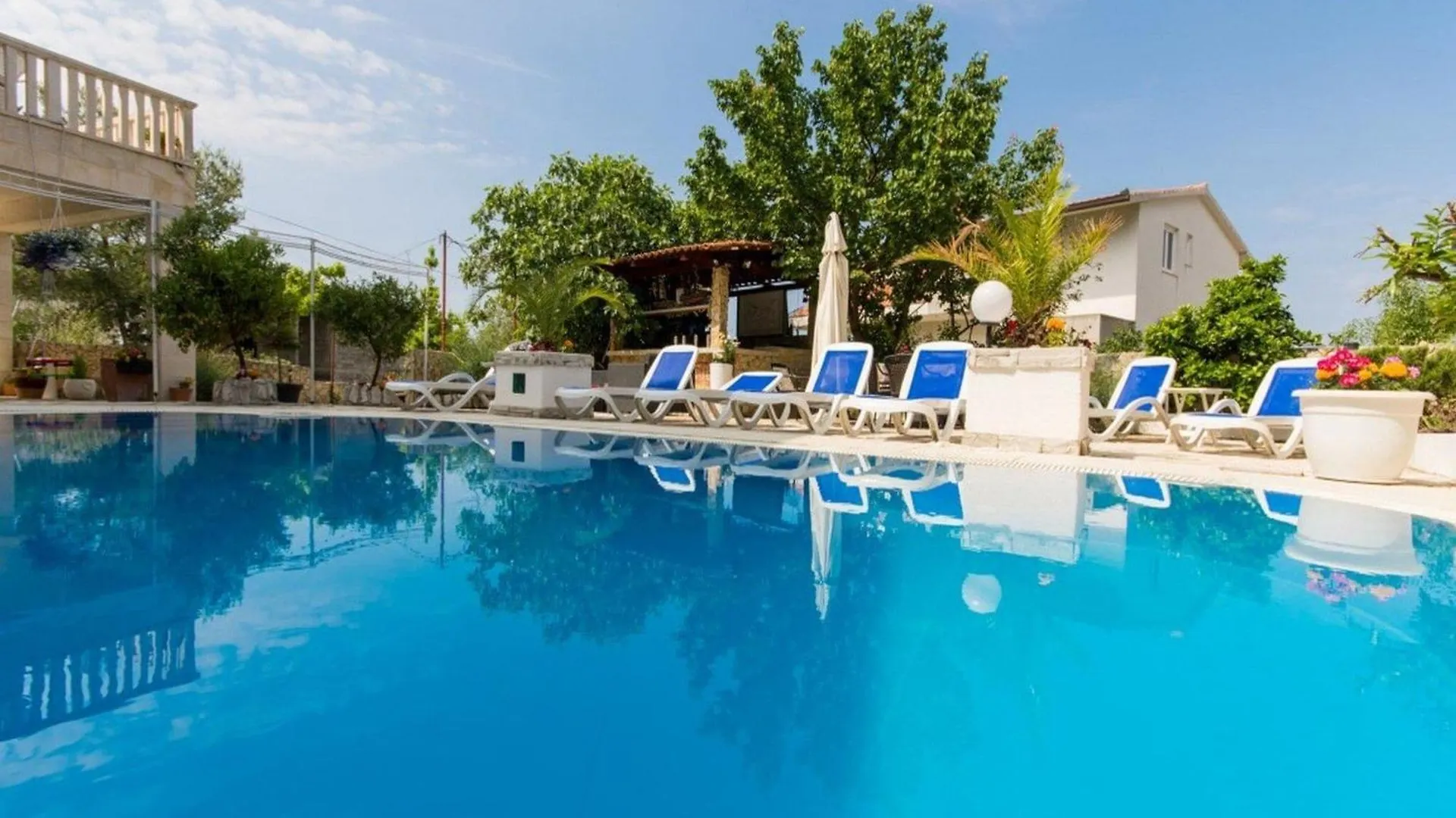 Villa Stil - Two Bedroom Apartment With Terrace And Sea View Premium Trogir 0*,  Croatia